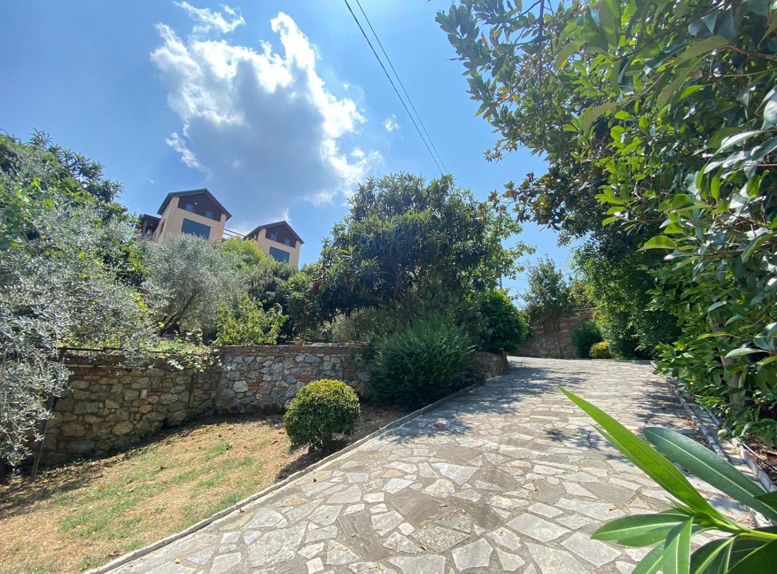 Villa Mugs Laknas Exterior photo